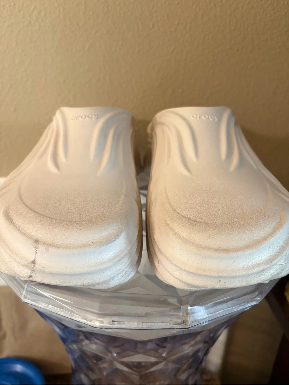 Men’s Crocs Echo Wave Chalk Almond Shoes size 10